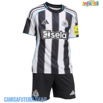 Camisa de time de futebol Newcastle United Bruno Guimaraes #39 Replicas 1º Equipamento Infantil 2025-26 Manga Curta (+ Calças curtas)